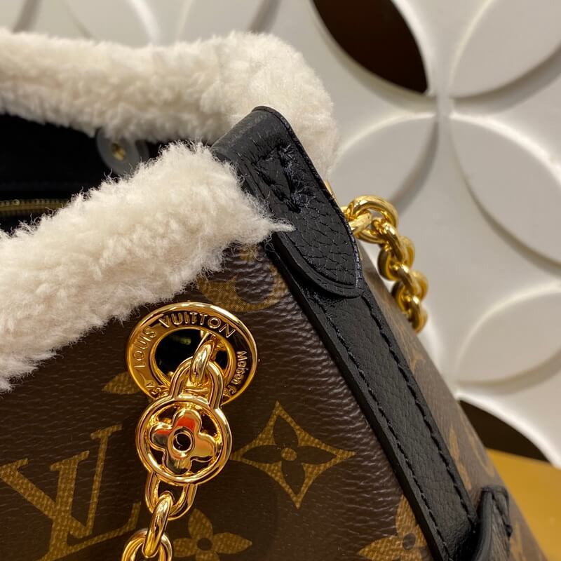 L0vis Vvtt0n Monogram Shearling CarryAll BB M26568