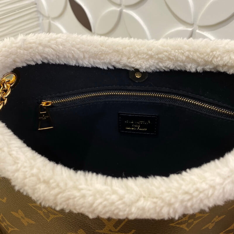 L0vis Vvtt0n Monogram Shearling CarryAll BB M26568