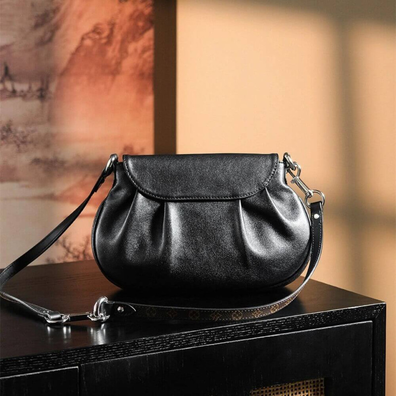 L0vis Vvtt0n Sunset Vibe M12192 Lambskin leather