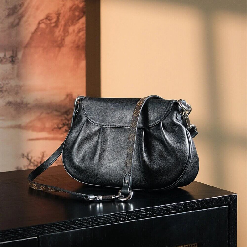 L0vis Vvtt0n Sunset Vibe M12192 Lambskin leather