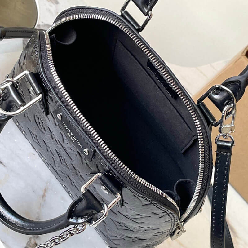 L0vis Vvtt0n Alma Trunk BB M27812