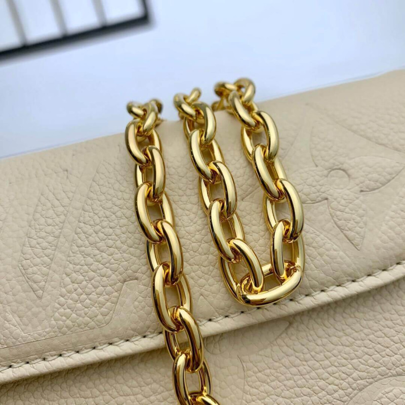 L0vis Vvtt0n Wallet On Chain Ivy M82210 M82154