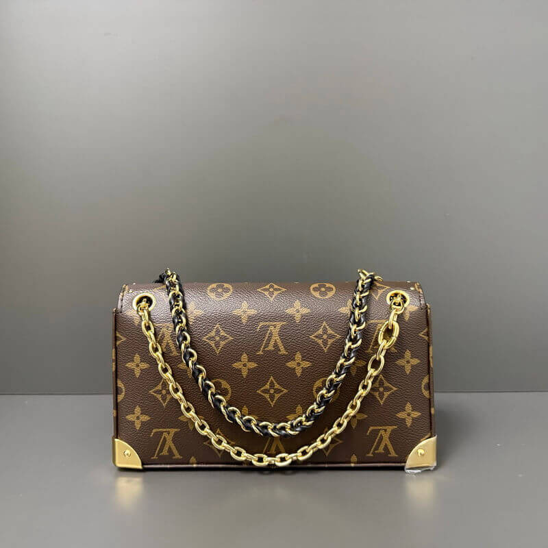 L0vis Vvtt0n Trunkie East West M27266