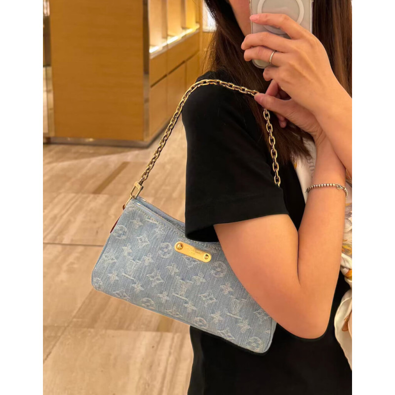 L0vis Vvtt0n Denim Liv Pochette M83532