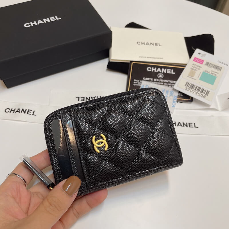 Ch**el AP1650 Zip Coin Case