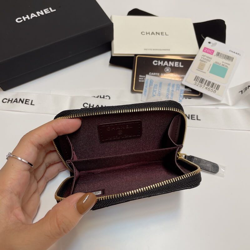 Ch**el AP1650 Zip Coin Case