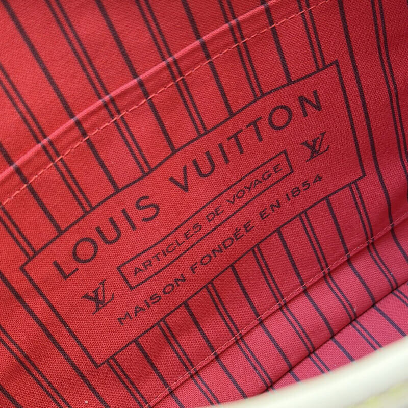 L0vis Vvtt0n Lineup M27335